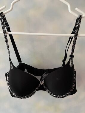 Victoria’s Secret Underwire T-Shirt Bra with Printed Trim